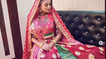 Zee Rishtey Awards 2018: Asha Gains Attention, Shraddha Sets Fire To Stage