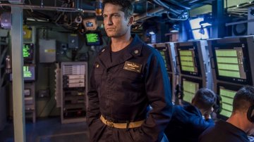 Hunter Killer Review: Gerard Butler Movie Is Something Of A Snoozefest