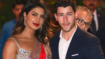 Priyanka Chopra & Nick Jonas Enjoy The Dinner Of Thanksgiving In Delhi With Family
