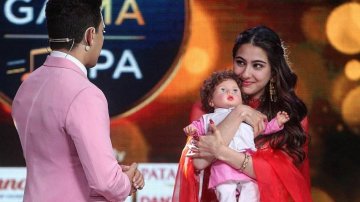 Sara Ali Khan Cuddles The Taimur-like Doll On Singing Reality Show Sets. See pic