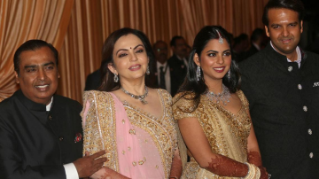 Exculisve Photos From Isha Ambani And Anand Lavish Reception At Jio Garden