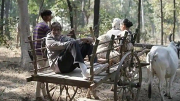 Amitabh Bachchan Enjoying Village Life On Bullock Cart On Sets Of Jhund Film