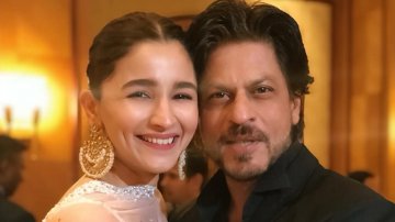 Shah Rukh Khan And Alia Bhatt Captures Fans' Heart By One Moment At Sakshi Bhatt's Wedding