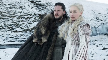 Does "Game Of Thrones" Kit Harington Is Dating "Mother Of Dragon" Emilia Clarke?