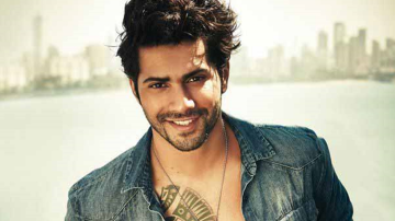 Varun Dhawan Posts A Loveable Picture With Girlfriend Natasha, Celebrates Holi With Family. See Pics!