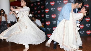 A Graceful Sight To Behold! Alia Bhatt Looks Jaw-Dropping As She Grooves On Ghar More Pardesiya During Kalank Promotions