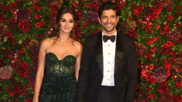 Farhan Akhtar - Shibani Dandekar: Farhan's Family Upset With Their PDA