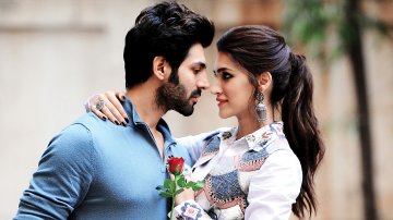 Kartik Aaryan Celebrates "Luka Chuppi" 50-Day Run By Adorable Interaction With Kriti Sanon