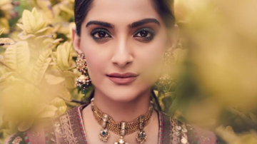 Sonam Kapoor Amps Up the Glamour in Sabyasachi Outfit, Leaves All Hearts Skip A Beat