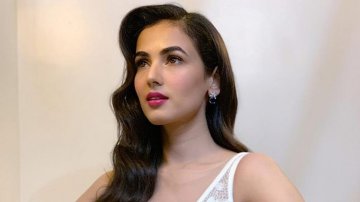 Sonal Chauhan Put The Record Straight By Rejecting Her Dating Rumors With Cricketer KL Rahul