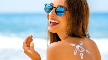 Top 10 Drugstore Sunscreens Will Give You A Dewy Skin This Season (Part 1)