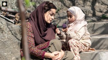 काफ़िर" अभिनेत्री दीया मिर्ज़ा ने अपने स्वास्थ्य को खतरे में डाला, शूटिंग के लिए बर्फ़ीली पानी में किया प्रवेश