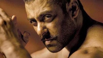 सलमान खान के पास है आदर्श सिक्स-पैक एब्स लेकिन पेट बिलकुल समतल (फ्लैट)