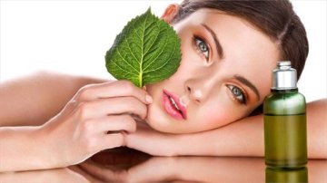 Top Skin Care Products In India: 10 Herbal Beauty Products That Will Never Harm Your Skin