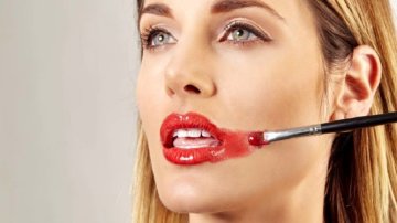 Makeup Guru: Top 5 Makeup Mistakes That Will Make You Look Older