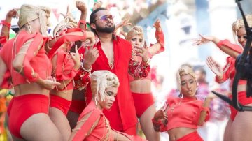 Women's Commission Request Lift Ban Over Yo Yo Honey Singh's Vulgar Lyrics Song "Makhna"