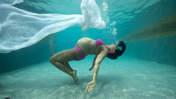 Mindblowing! Sameera Reddy Goes Under Water With Her Belly Bump