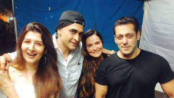 Salman Khan Party With Ex Girlfriend Sangeeta Bijlani On Her Birthday