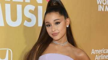 Ariana Grande Speaks Out Against Her Photographer Bribing A Model For NUDE Portraits