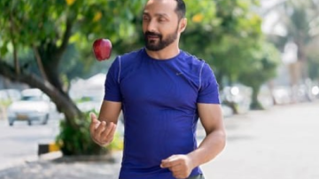 Bizarre! Hotel JW Marriott Charges Actor Rahul Bose Rs 442 For Two Bananas