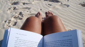 6 Must-read Books That Can Be Finished In One Sitting At The Beach