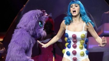 Katy Perry Ordered To Pay Up $550K After Superhit "Dark Horse" Found Heavily Copied The Tune