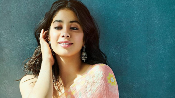 Janhvi Kapoor Belly Dancing To Akh Lad Jaave Viral Video Will Blow Off Your Screen