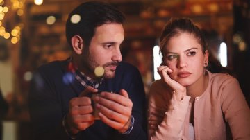 Unhappy Relationship: Identify 10 Early Warning Signs Of Unhappiness In Love