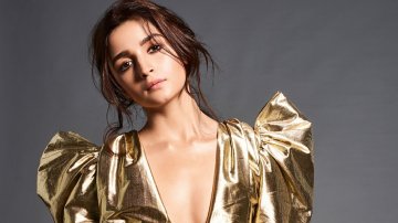 आलिया भट्ट ने बताया उनका विचित्र अंधविश्वास, बाथरूम में कांच के सामने करती हैं अभिनय