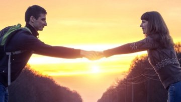 11 Signals Prove Existence Of Genuine Love In A Long-Distance Relationship