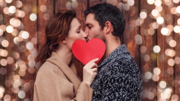 8 Romantic Date Ideas That Are Chock-Full Of Fun But Won't Break Your Bank