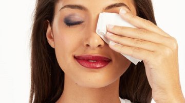 Top 5 Affordable Makeup Removers To Break Down All Your Makeup