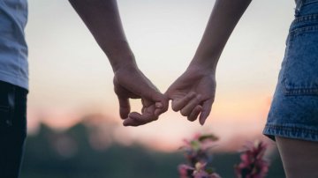 8 Signals That Indicate Your Willingness To Step Into A Long-Distance Relationship