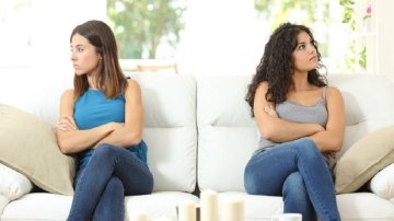 फ्रेंडशिप डिटॉक्स: 11 प्रकार के मित्र जिनकी आपको वास्तव में नहीं आवश्यकता