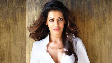 Payal Rohatgi Calls "Bigg Boss" Contestants Jobless, Netizens Calls Her Brainless