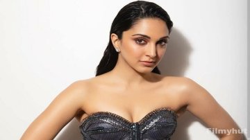 सन-किस्ड ब्यूटी किआरा आडवाणी अपने लाइम लाइट ब्रालेट में दिखीं सेक्सी