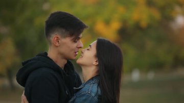 7 Interesting Facts Between How Men And Women Fall In Love