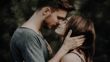लव गुरु: "आई लव यू" कहे बिना उनका दिल चुराने के 10 तरीके