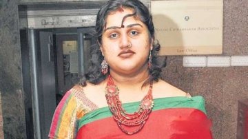 Vanitha Made Serious Accusations Against Her Father Vijayakumar