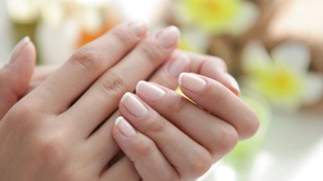 Five Effective Ways To Get Healthy Nails This Winter
