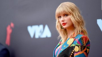Taylor Swift To Receive First Ever Female Artist Of The Decade Honor
