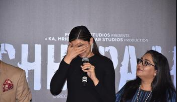 Deepika Padukone Breaks Down During "Chhapaak" Trailer Launch