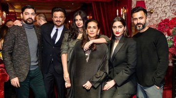 Anil Kapoor Warmly Welcome 2020 With The Adorable Family Photo