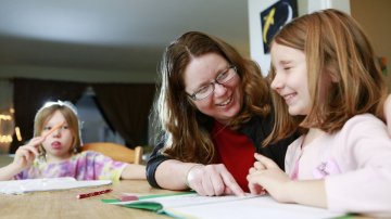 Parents' Love For Siblings: The Older Sibling Is More Loved Than The Younger One?