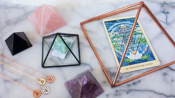 Triangle Symbol Meanings In Different Forms & Religions Are Surprisingly Intriguing