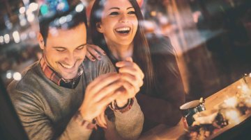 5 Way-Out Ideas For Your First Date Like Nothing On Earth