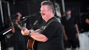 Country Singer Joe Diffie Passes Away Due To Coronavirus When He Is 61