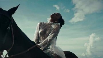 Kelly Rowland Raises The Mercury Levels In New Seductive MV About Coffee & S.E.X