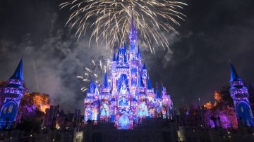 You Can Now Watch Walt Disney World's Greatest Fireworks Show For Free In India And Around The World, Find Out How!