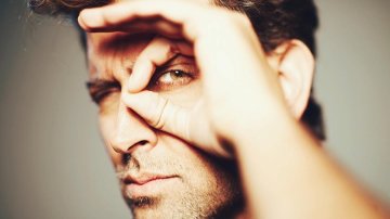 Hrithik Roshan Fasts For 23 Hours To Keep Himself Fit & Healthy